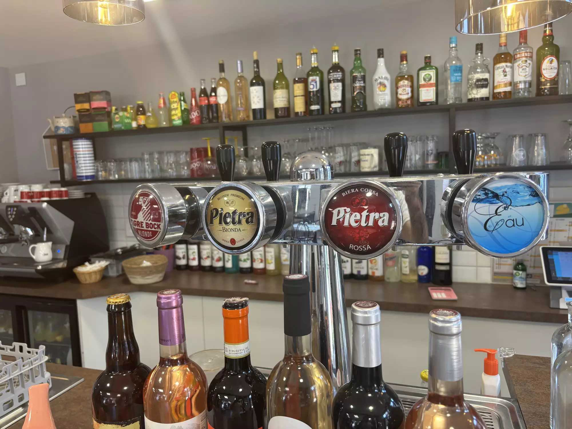 Bar et brasserie à Bully