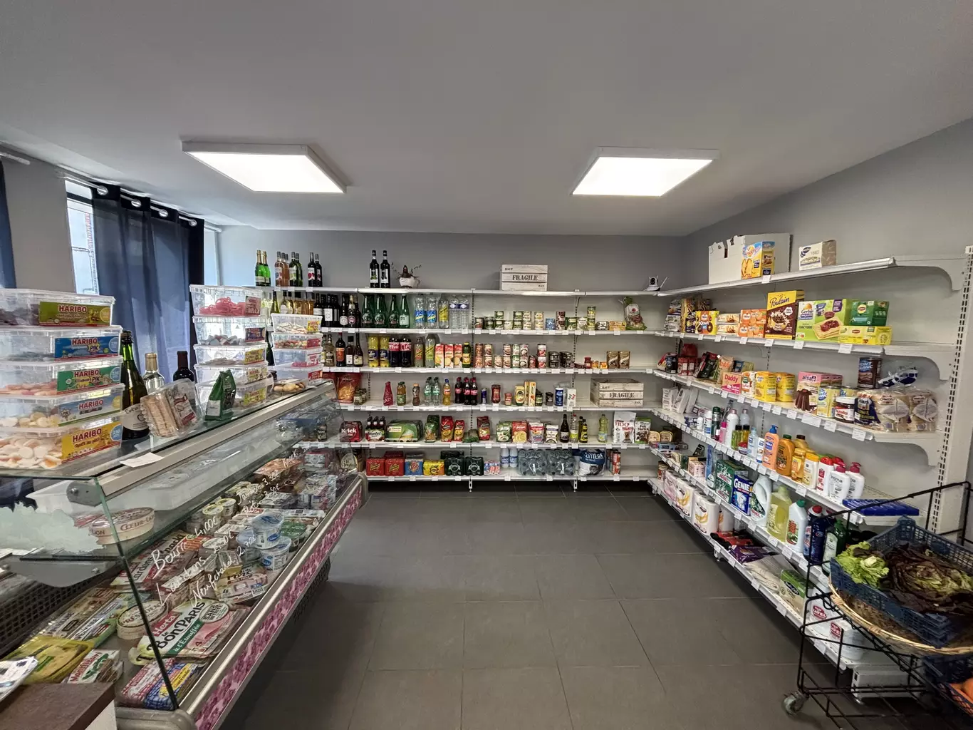 Epicerie (2) Épicerie dans le Rhône